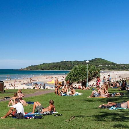 Sea Breeze On Main Beach Byron Bay Exterior photo