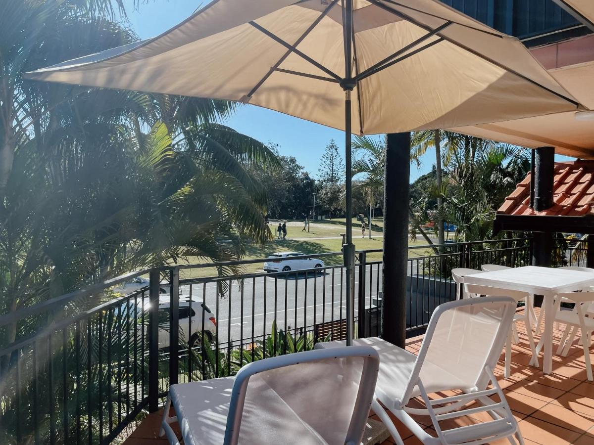 Sea Breeze On Main Beach Byron Bay Exterior photo