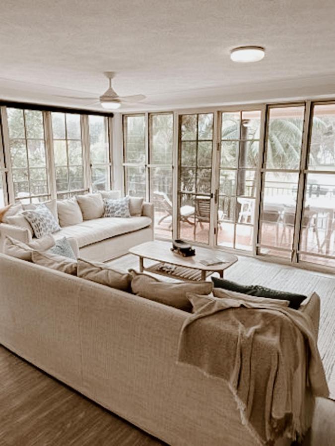 Sea Breeze On Main Beach Byron Bay Exterior photo