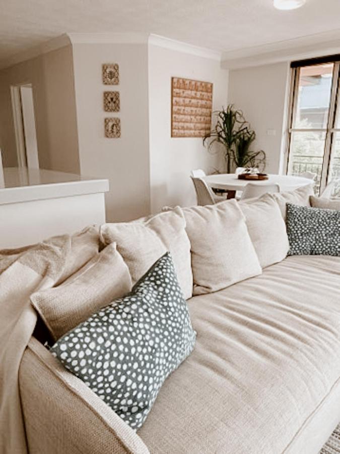 Sea Breeze On Main Beach Byron Bay Exterior photo