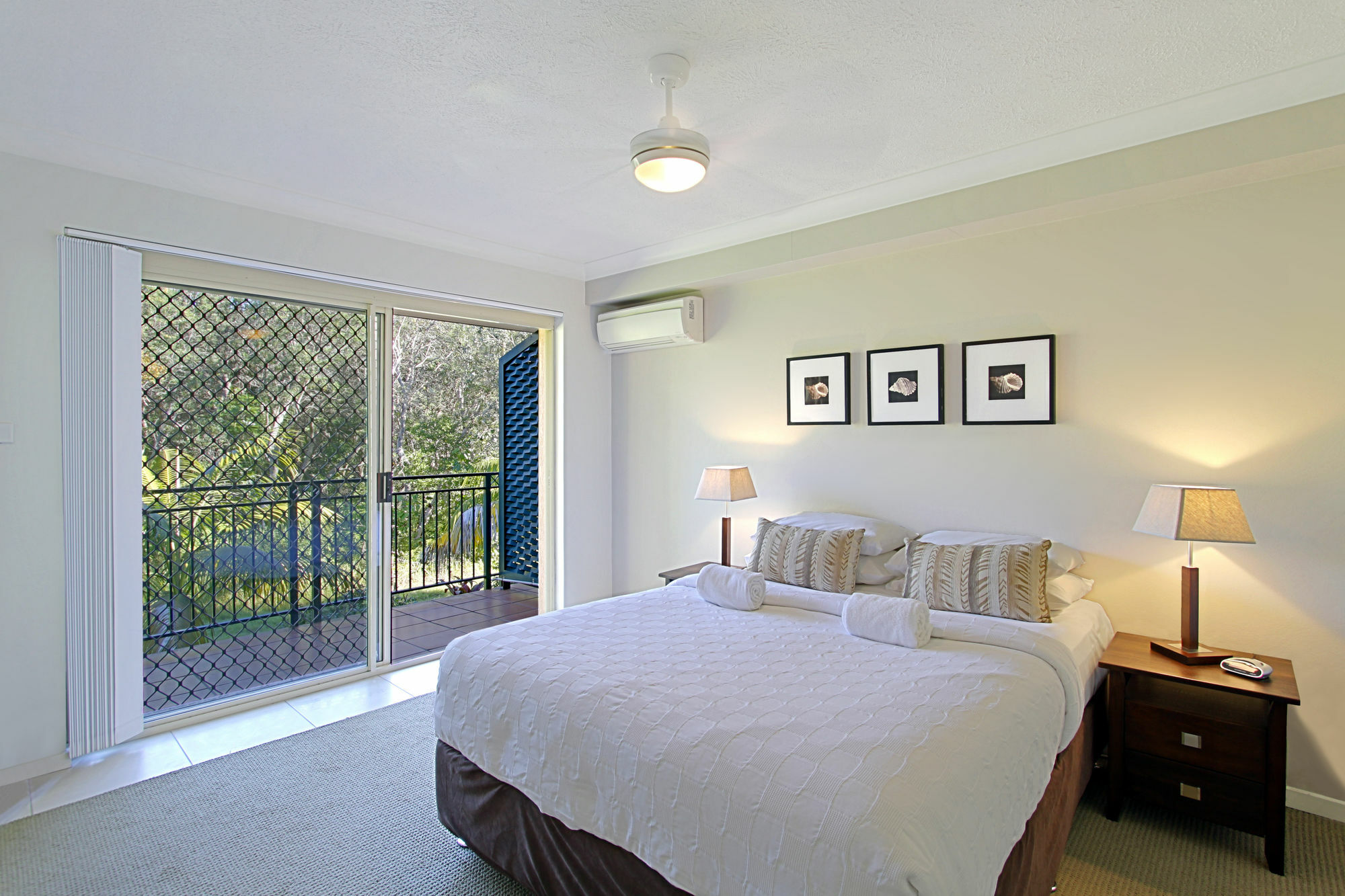 Sea Breeze On Main Beach Byron Bay Exterior photo
